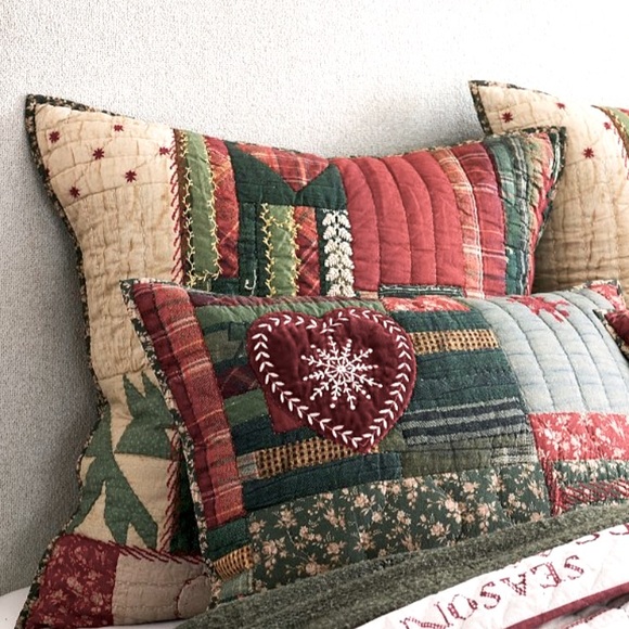 🎄Pottery Barn🎄2 Holiday Love Reversible Euro Shams - Picture 5 of 11